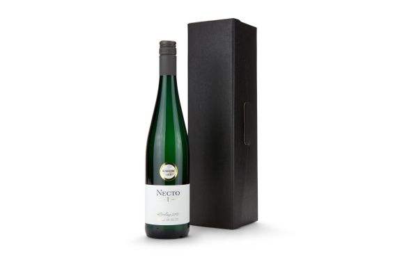 Geschenkartikel: Weißwein im schwarzen Geschenkkarton