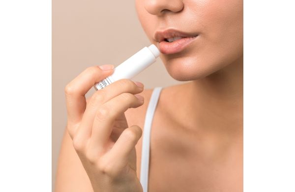 Lippenpflegestift, weiss